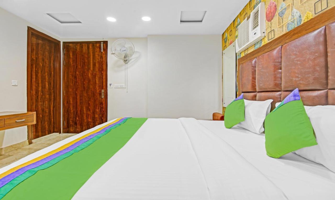 Treebo Mona Grand Hotel New Delhi Exterior photo