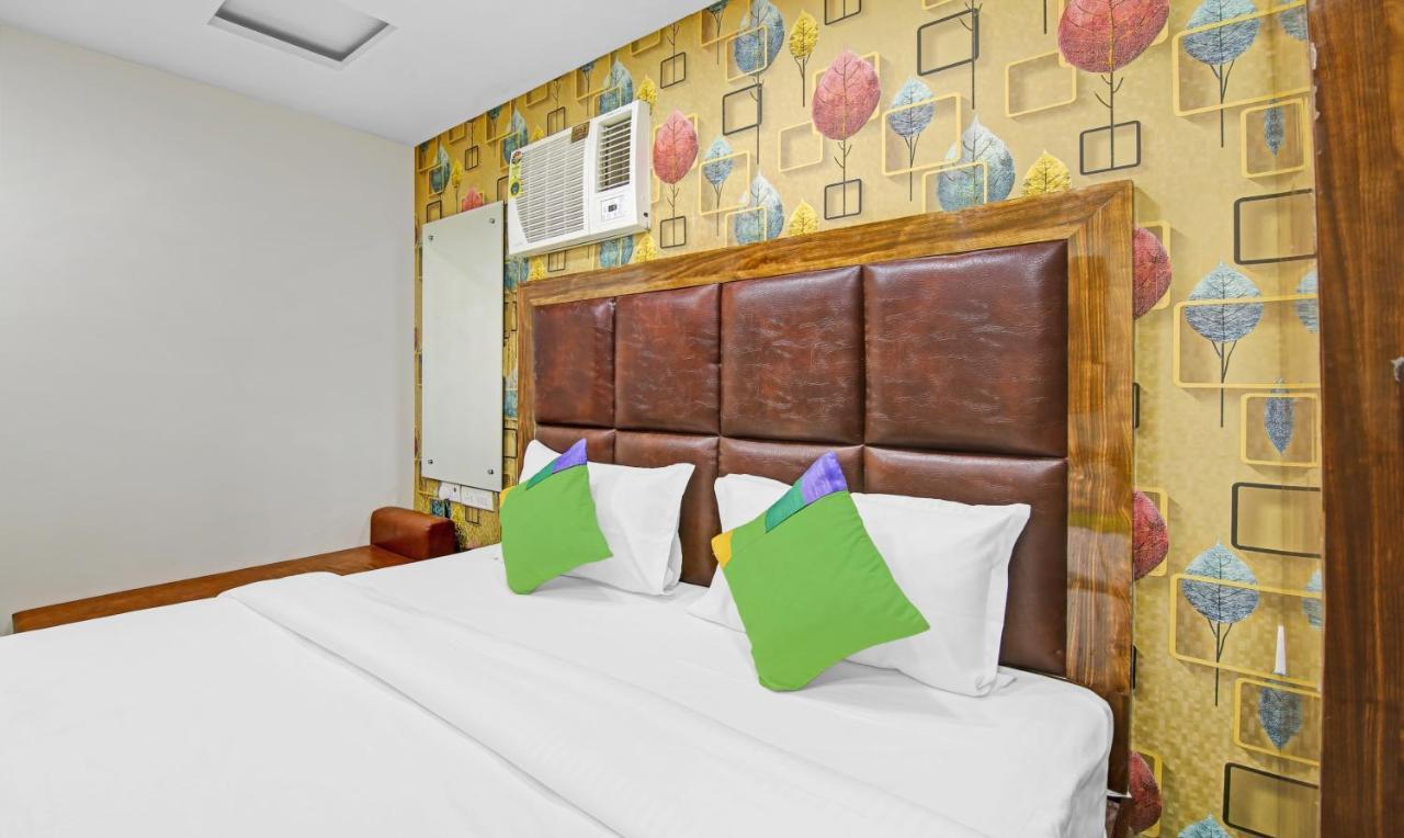 Treebo Mona Grand Hotel New Delhi Exterior photo