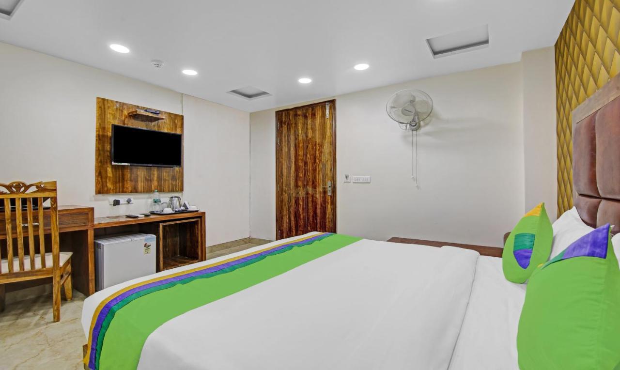 Treebo Mona Grand Hotel New Delhi Exterior photo