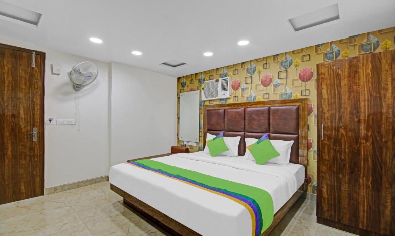 Treebo Mona Grand Hotel New Delhi Exterior photo
