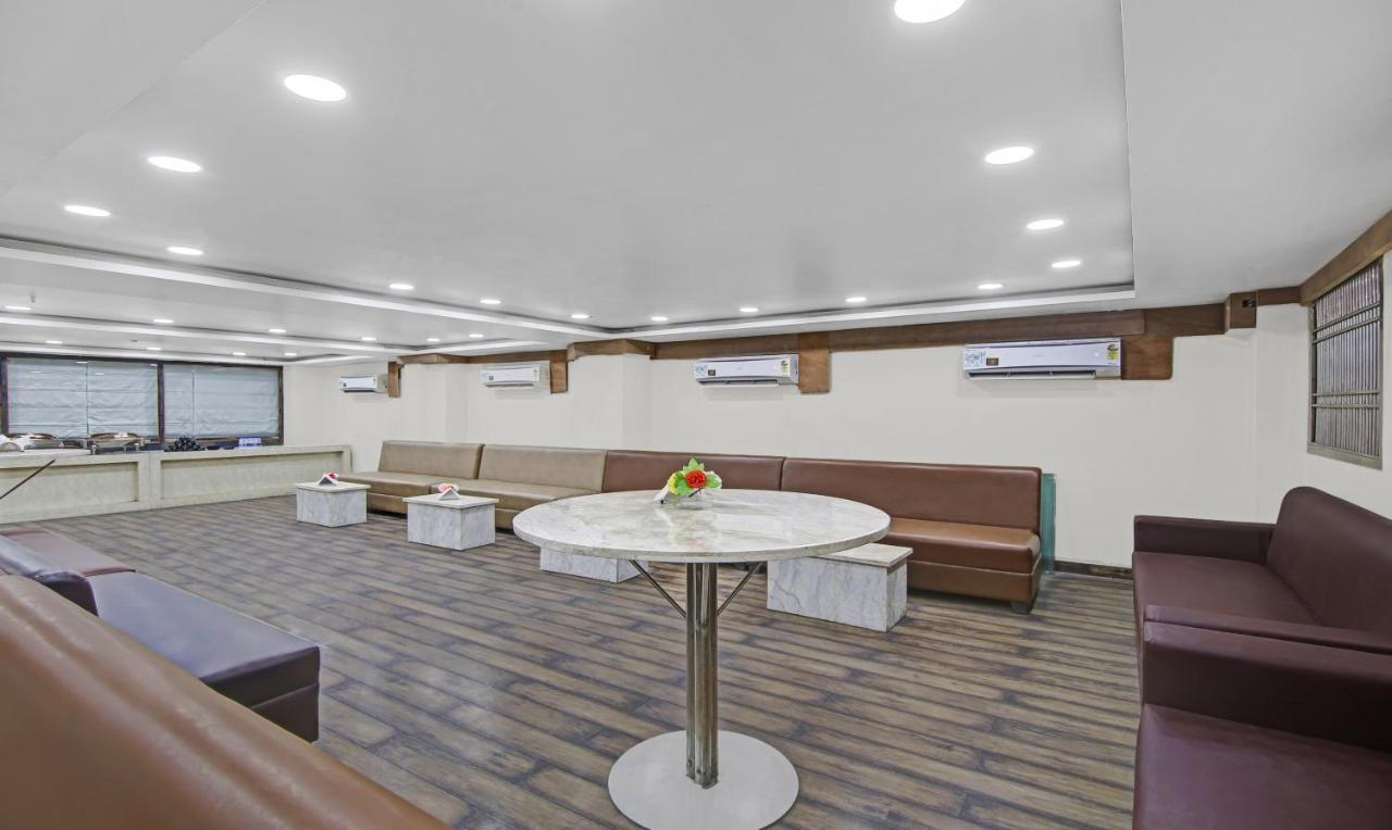 Treebo Mona Grand Hotel New Delhi Exterior photo
