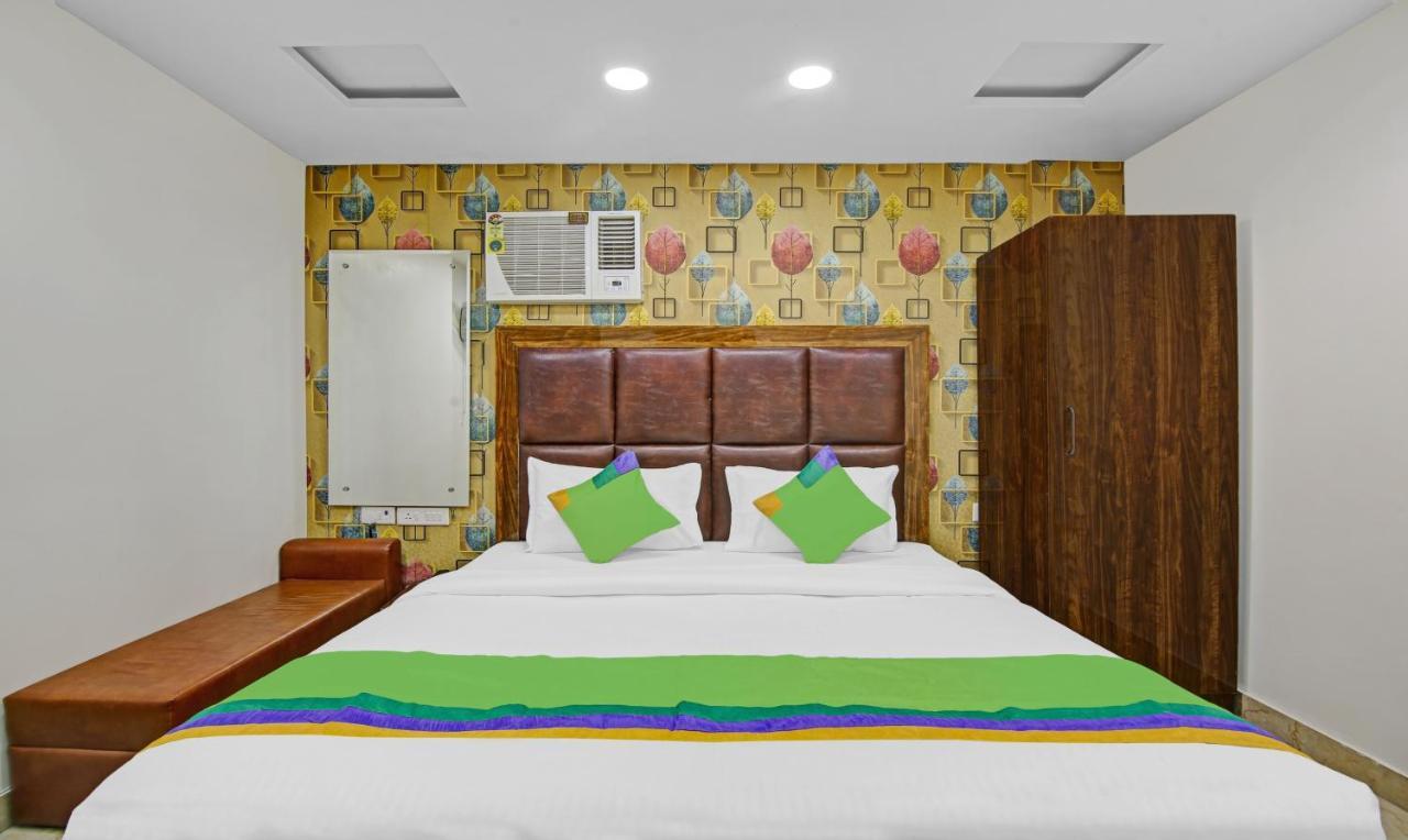 Treebo Mona Grand Hotel New Delhi Exterior photo