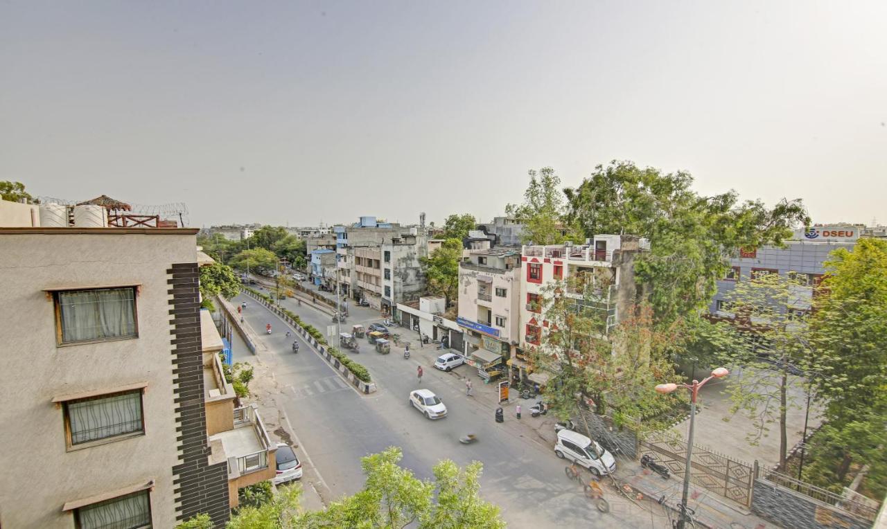 Treebo Mona Grand Hotel New Delhi Exterior photo