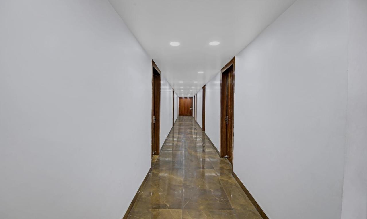 Treebo Mona Grand Hotel New Delhi Exterior photo