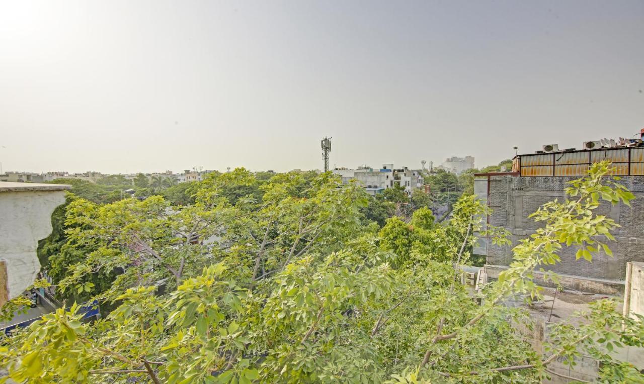 Treebo Mona Grand Hotel New Delhi Exterior photo