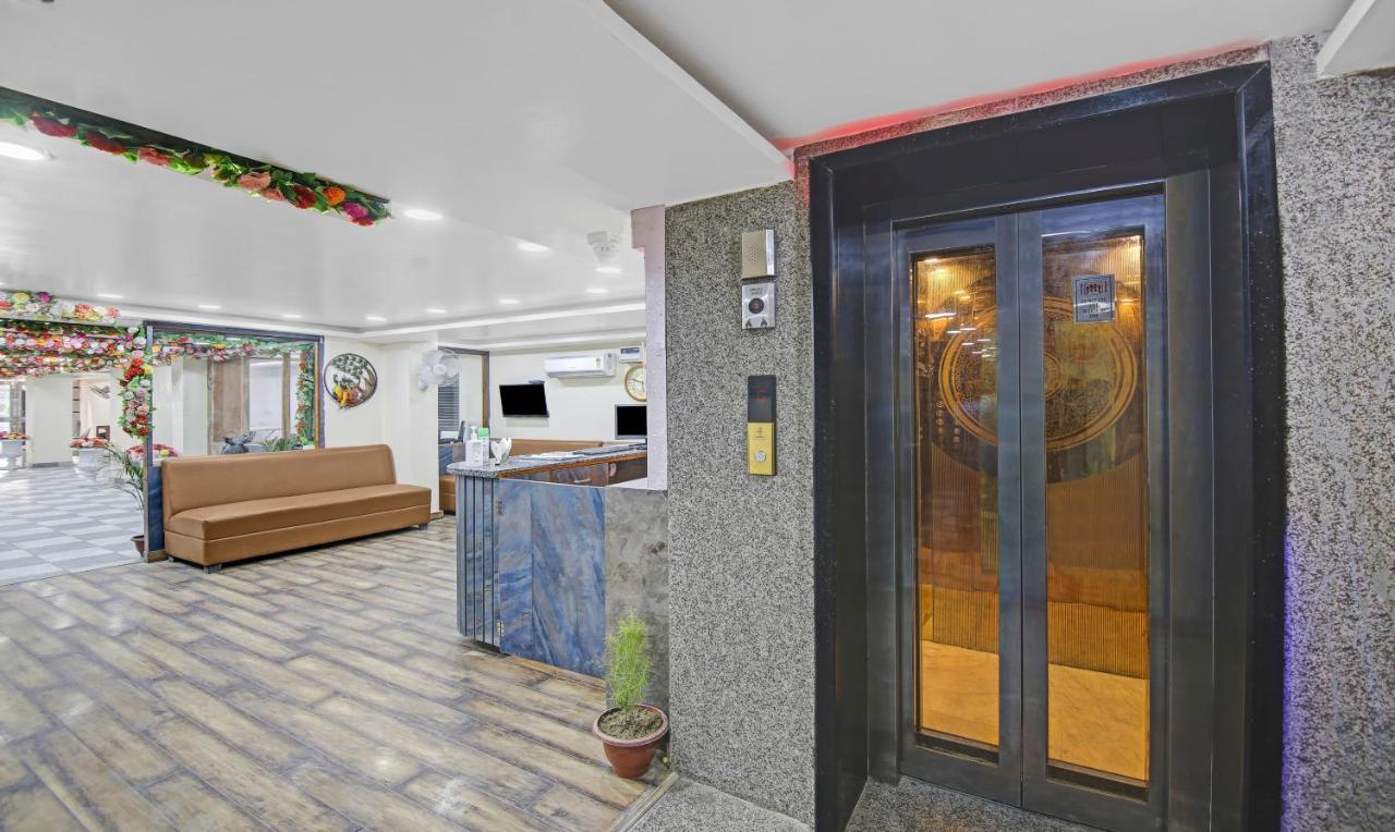 Treebo Mona Grand Hotel New Delhi Exterior photo